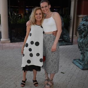 Meet your Posher, Dee